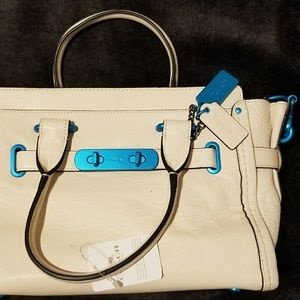 COACH Swagger bag